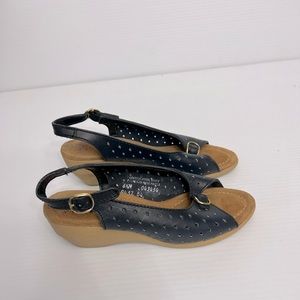 Soft spots sandals leather upper Sz 6.5M navy blue/ tan